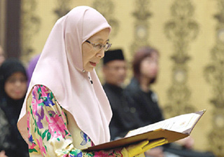 History as first M'sian woman DPM leads the swearing-in